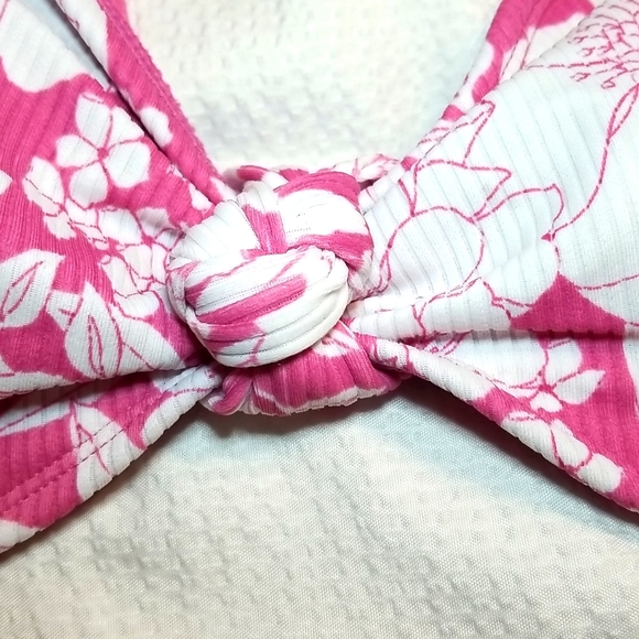 NWT WIDE STRAP REMOVABLE PADS SWIMSUIT SWIM VOLLEYBALL BRA TOP - Picture 2 of 5